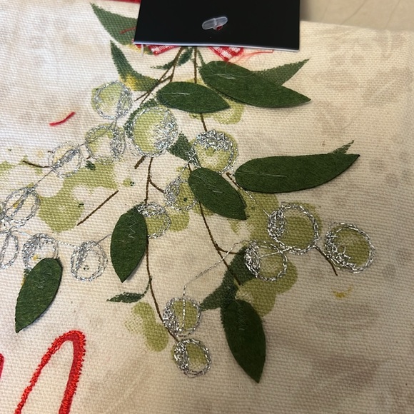 3 Christmas Kitchen Towels, Set of 3,  Mistletoe, NWT - Picture 3 of 10